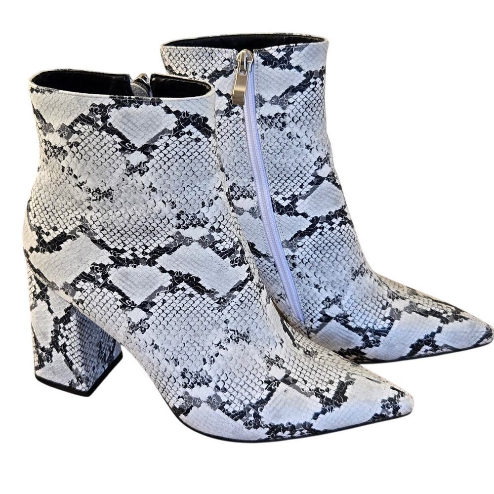 Festival Style White Snake Print Pointed Toe Boots Block Heel Boho Euro Chic 8